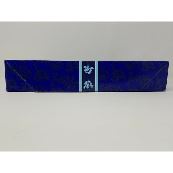 1995 Mattel AVON Exclusive Special Edition Winter Velvet Barbie Doll #15571 (o) - Picture 6 of 9